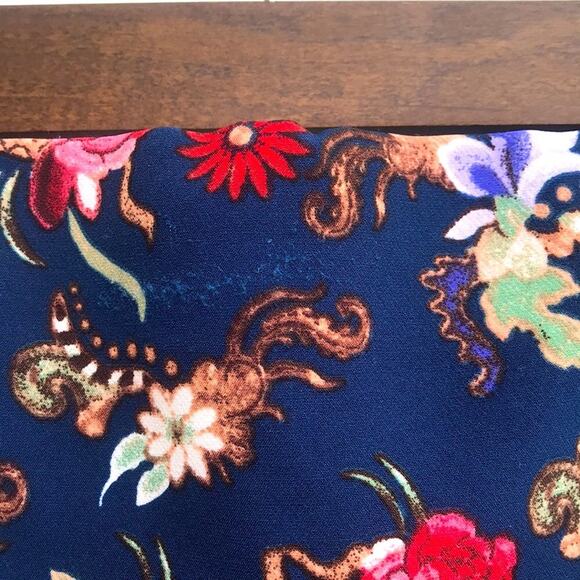 3 / $15 Philosophy floral pencil skirt - Picture 6 of 8